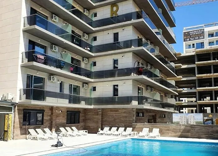 309 B2 Almar Luxury Residence-renting & Free Pool Apartment